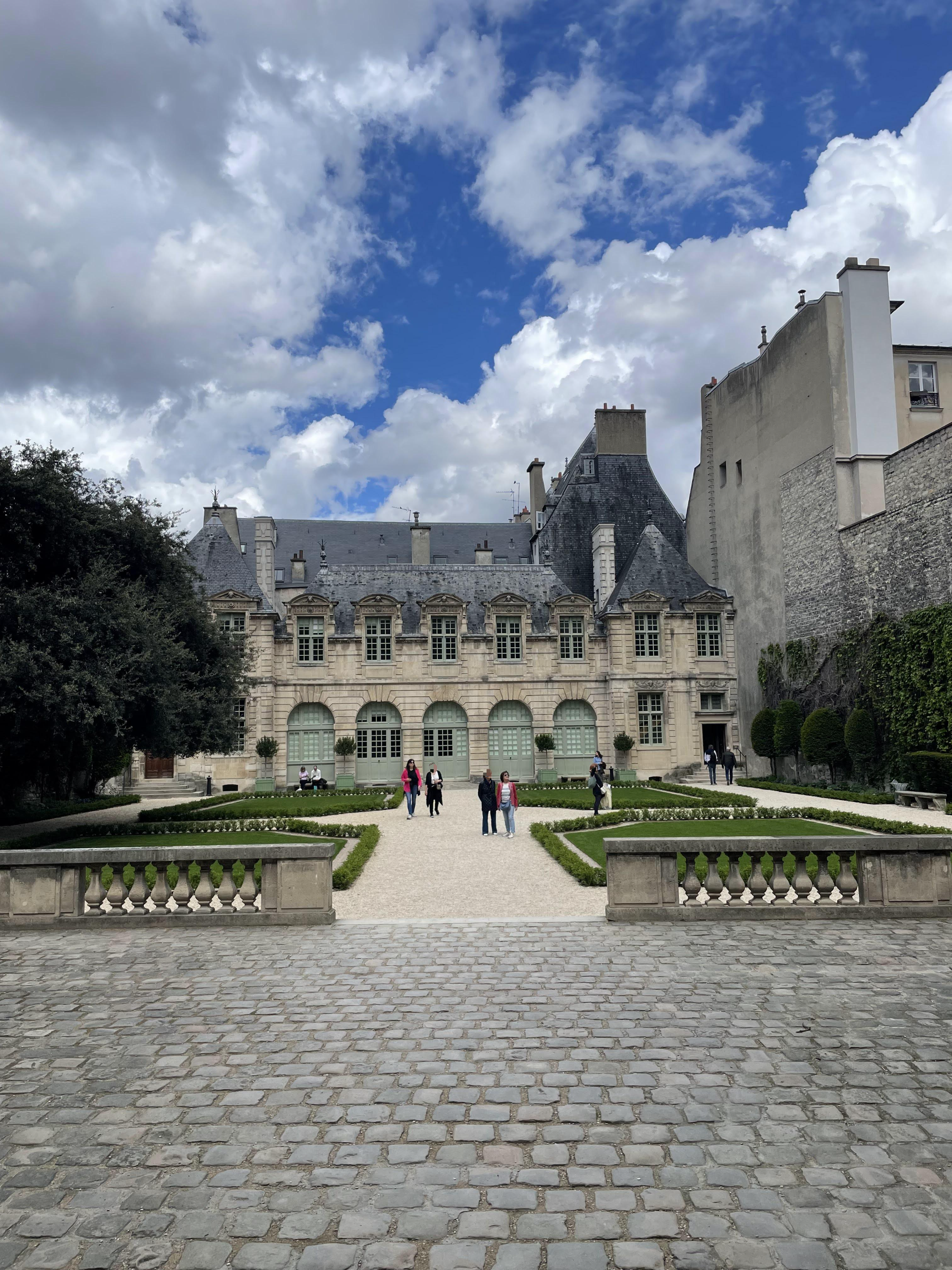 오뗄 드 슐리(Hôtel de Sully) 정원