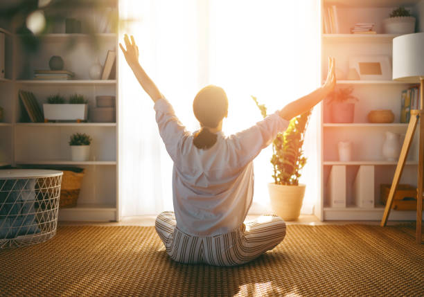 아침명상하는 모습 사진