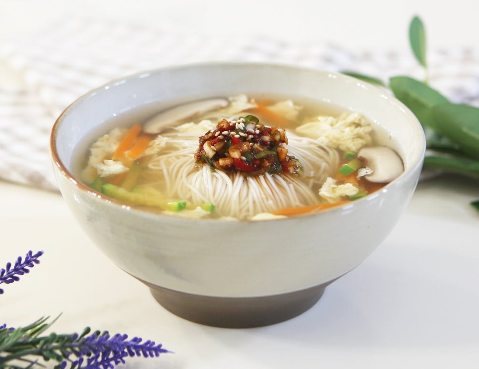 멸치육수 잔치국수