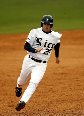 달리는 야구 선수