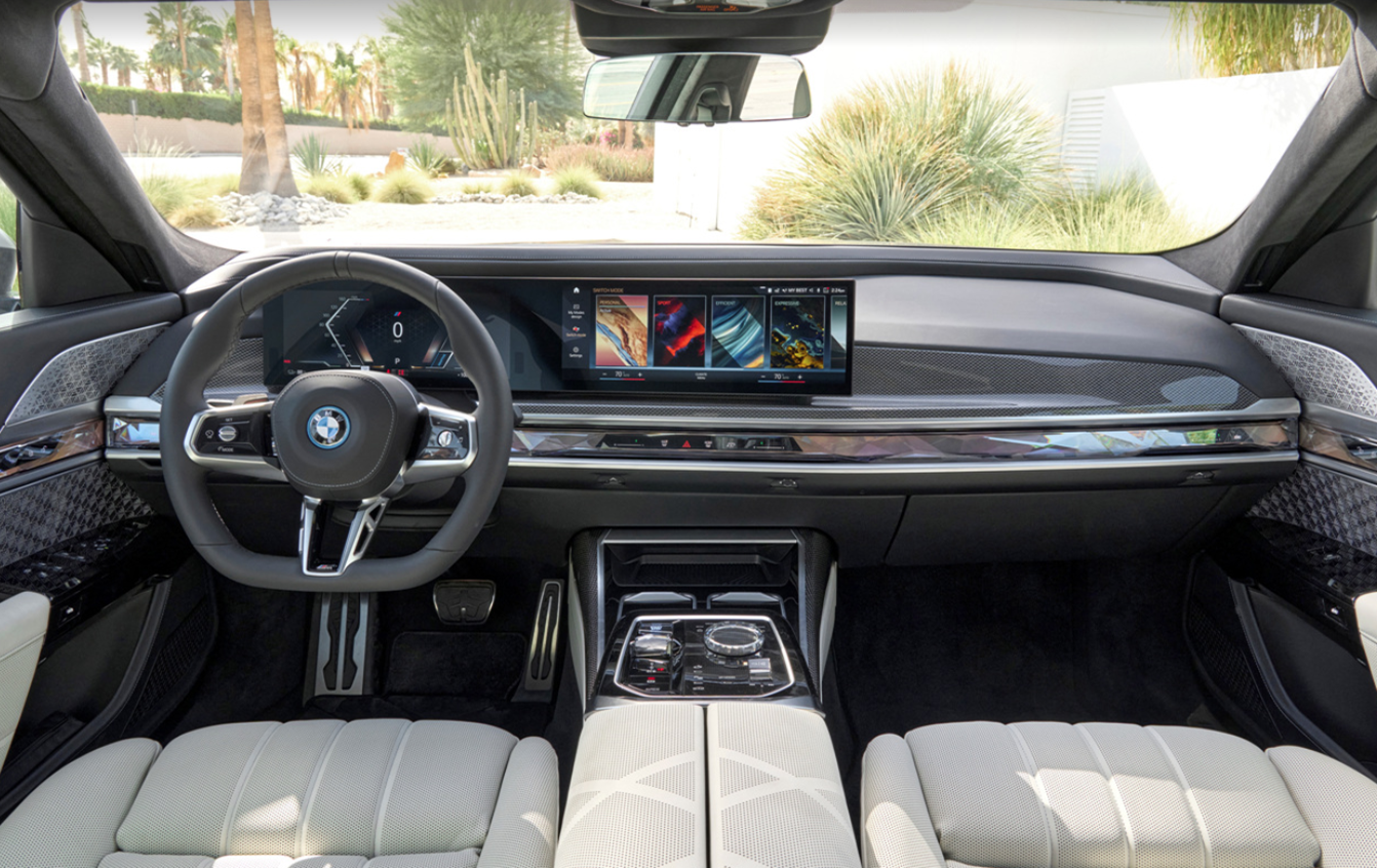 BMW i7