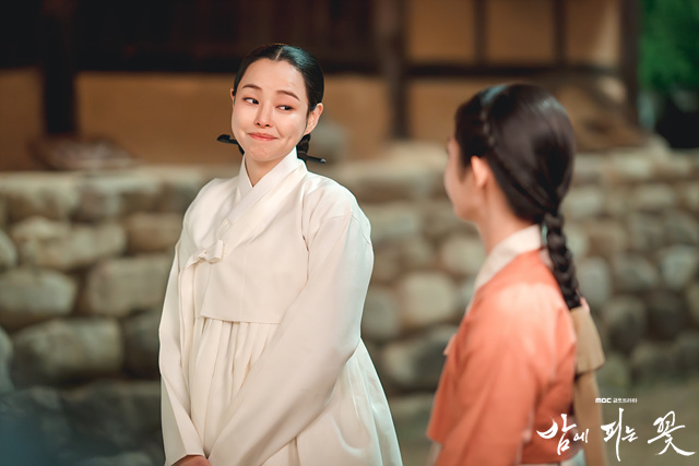 밤에 피는 꽃 드라마 줄거리 등장인물 웹툰 재방송 ott 시청률