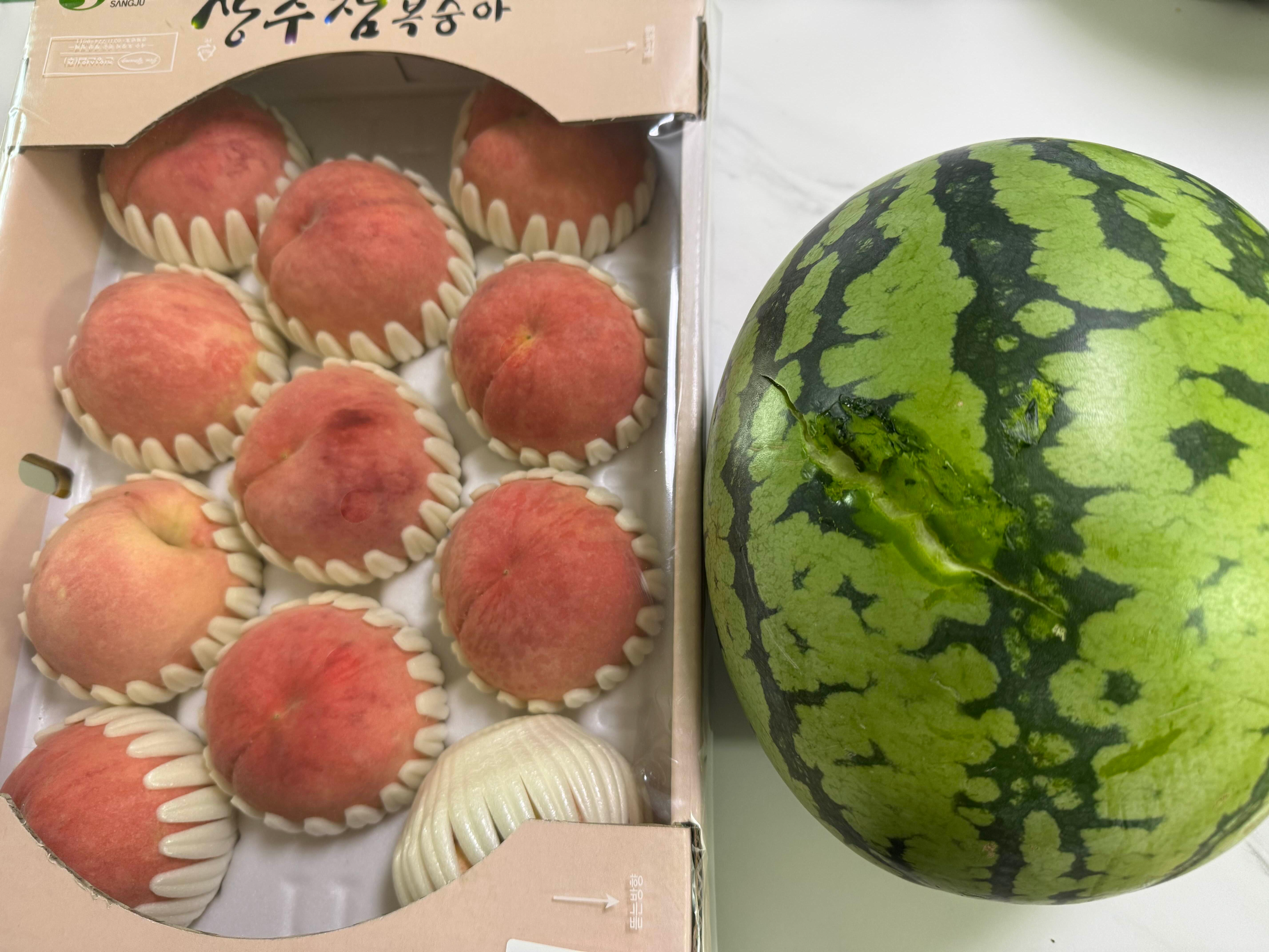 구매한 복숭아, 수박