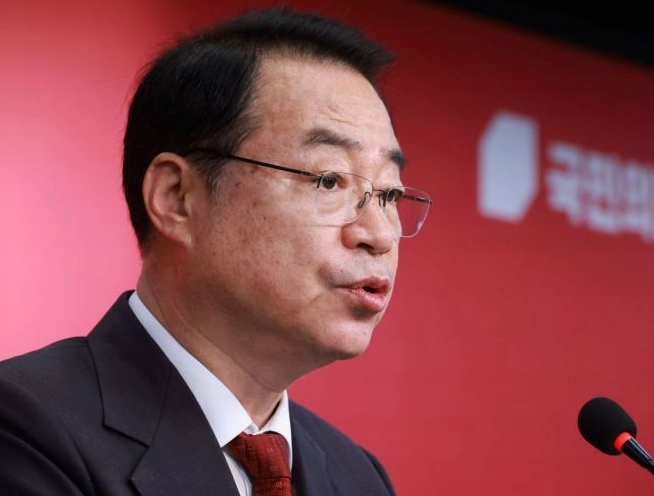 최영희 국회의원과 정영환 공천관리위원장