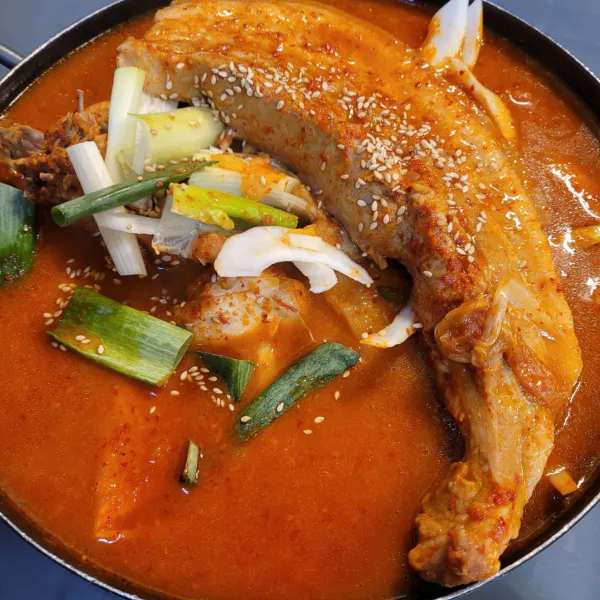 고수의 부엌 김치삼합 가마솥의 누룽지