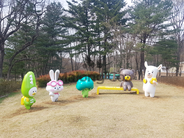 마롱컴퍼니 조형물 1