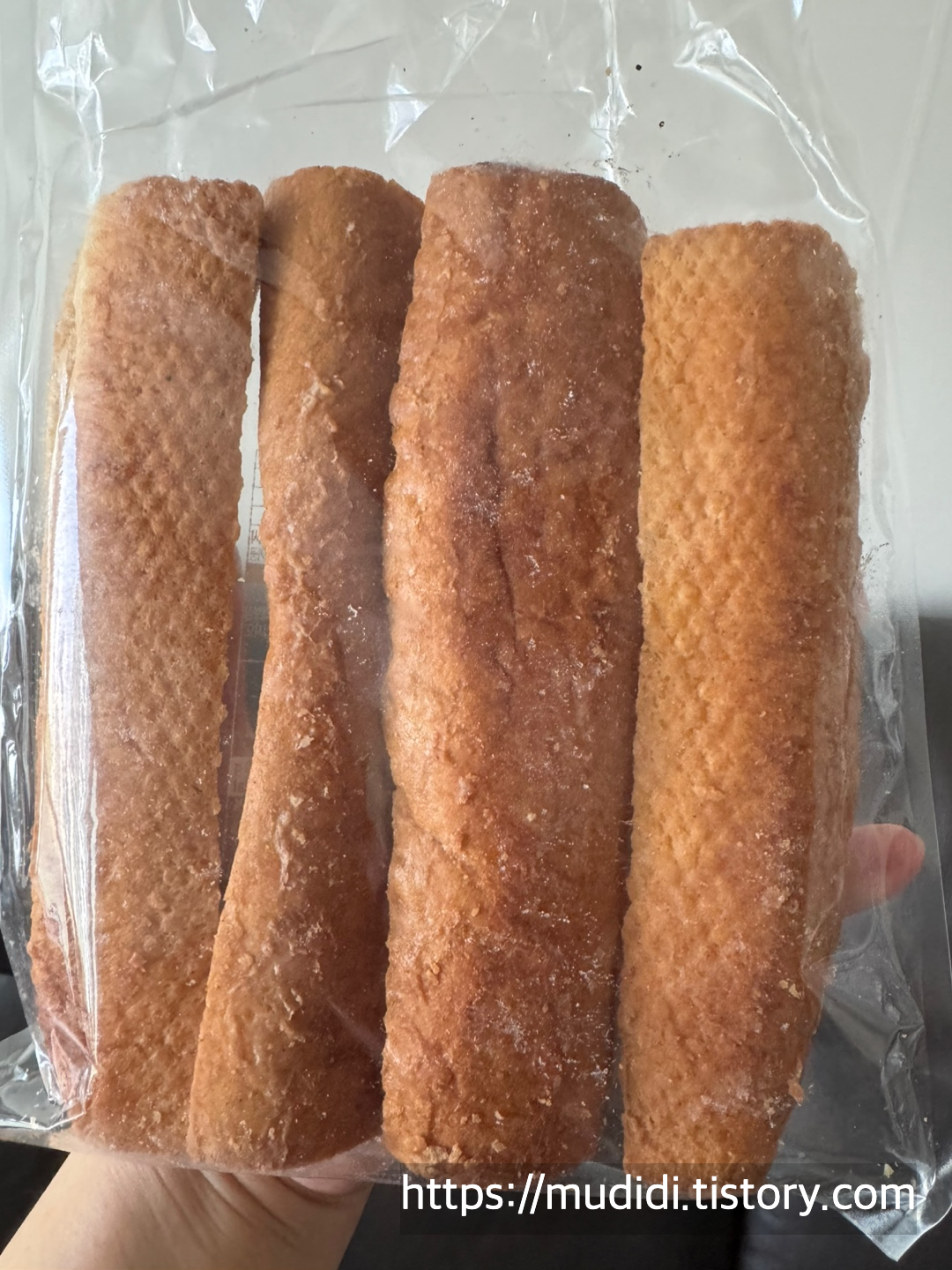 노브랜드 바삭한 롱바게트 츄러스맛 솔직 리뷰와 재구매 고민