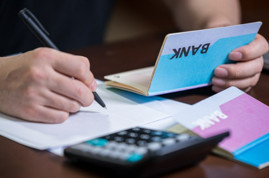 잠도 안자고 갚았더니, 괜히 갚았다. 역대급 빚 탕감에 허탈할 뿐