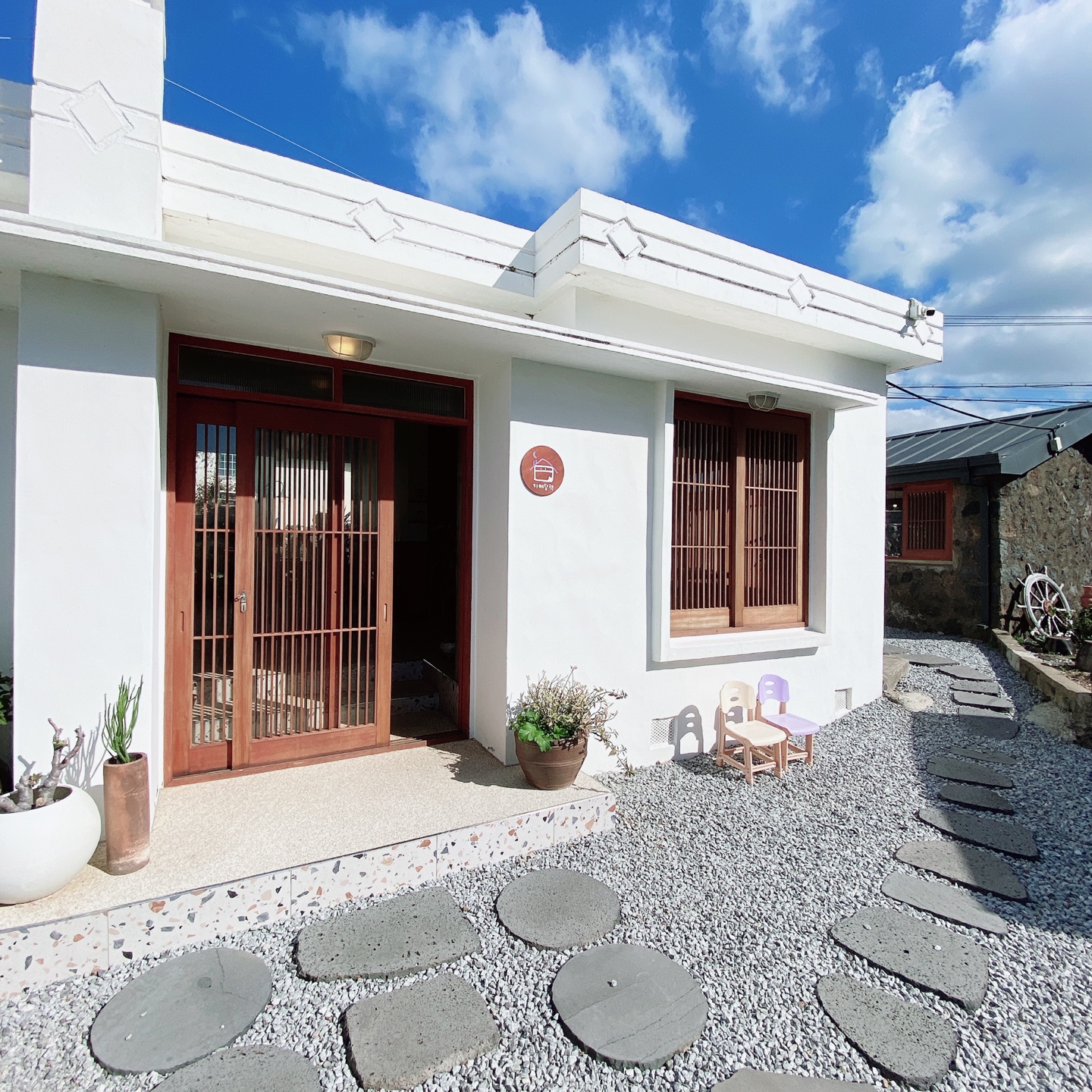 제주 애월 고내포구 보라지붕 주택개조 카페달력