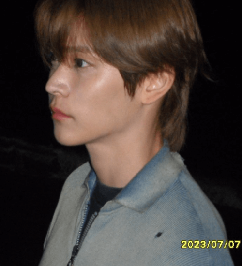 은석 옆모습