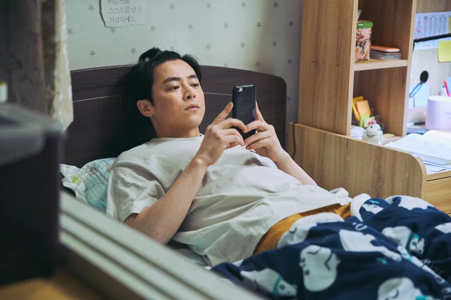 이용남 역의 조정석