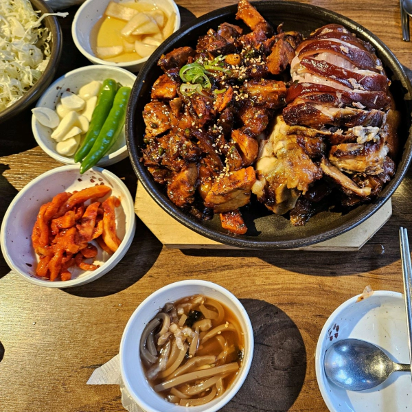 장사의 신 마늘족발