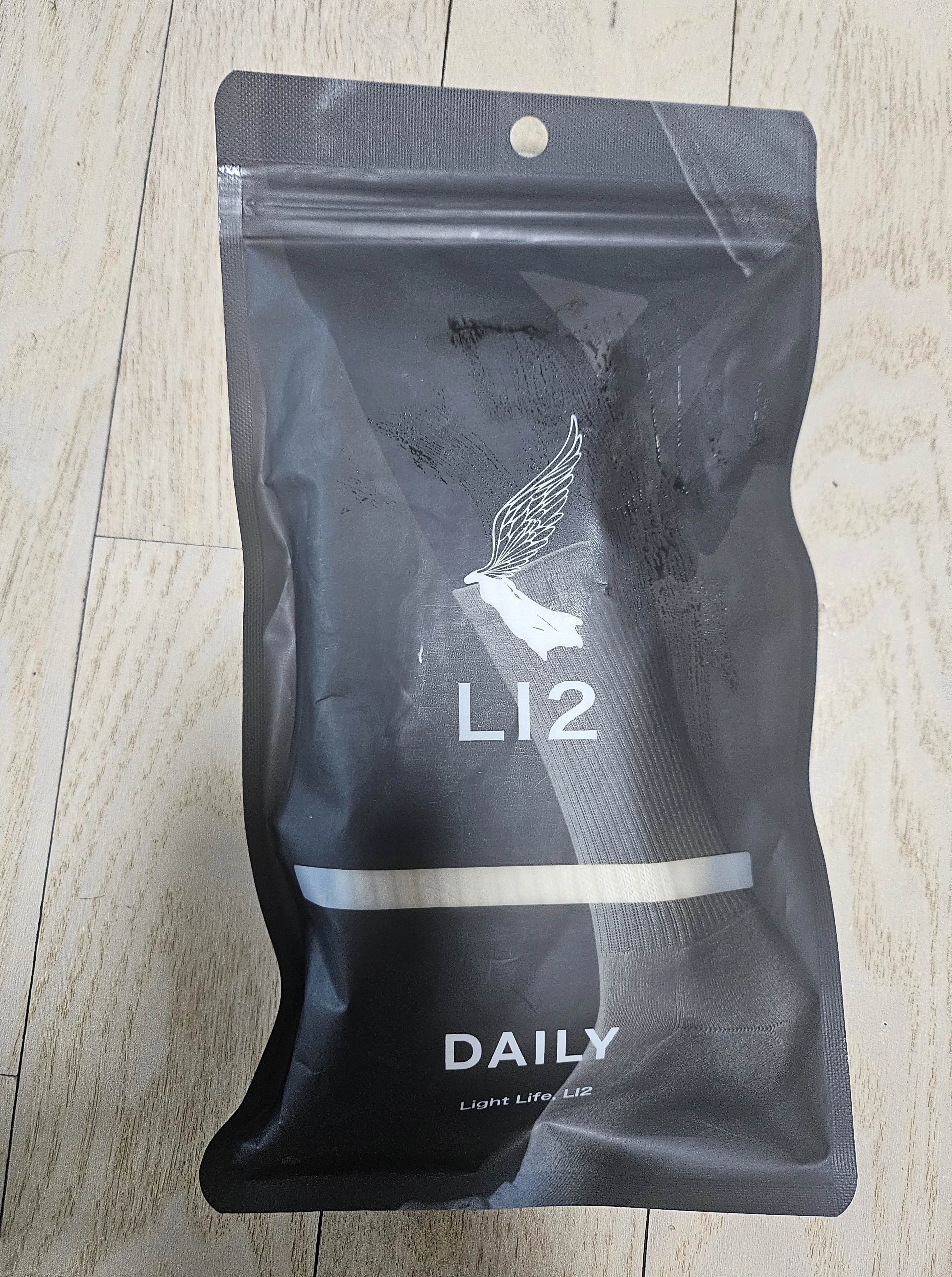 리투양말-데일리양말-흰색-포장지앞면