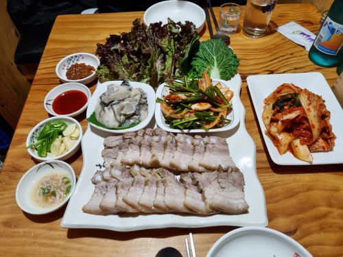 터줏대감-굴보쌈-사진