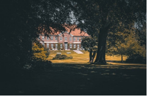 자연과 조화를 이루는 학교·병원의 바이오필릭 설계 사례