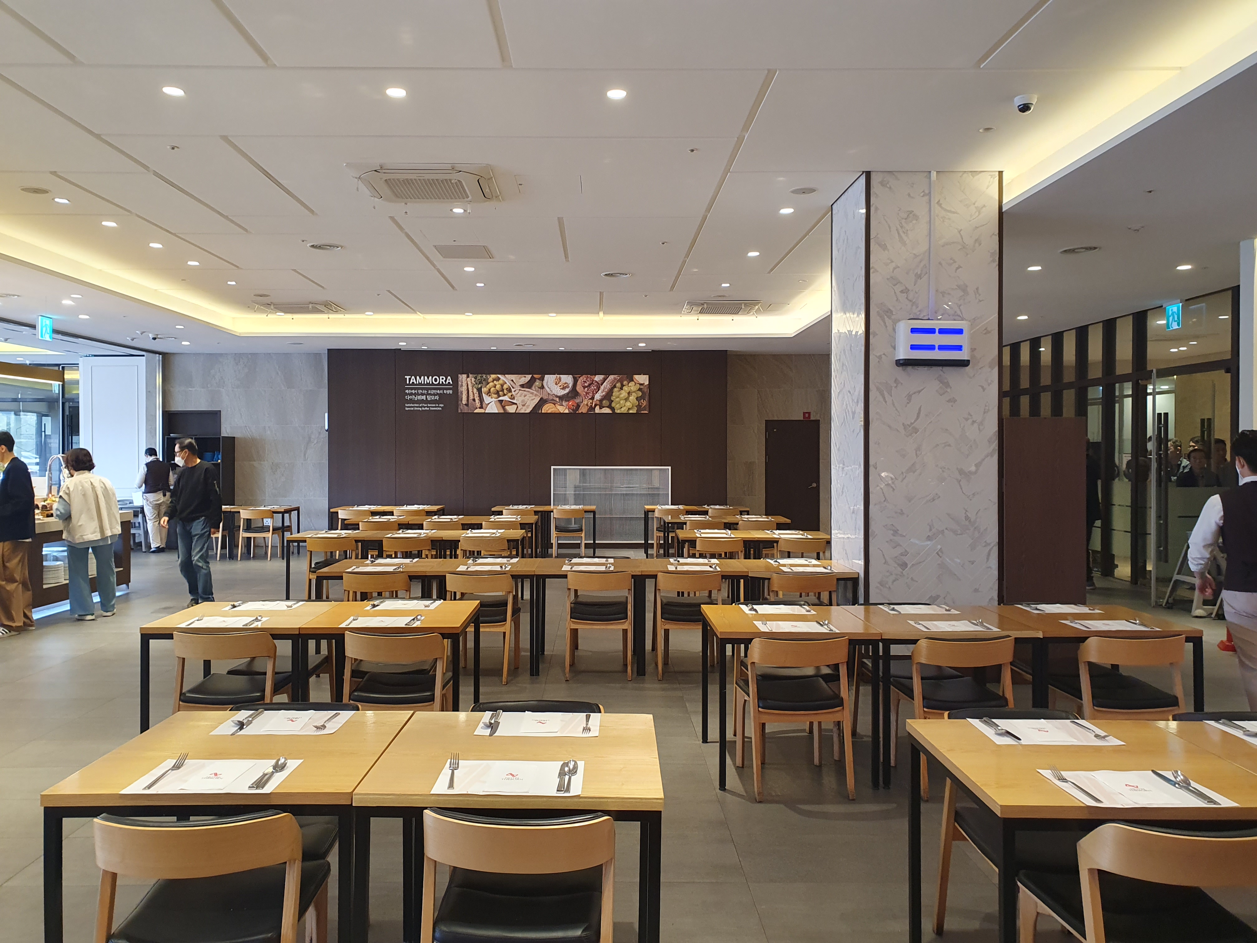 제주 호텔 더본 조식뷔페 탐모라 매장사진1