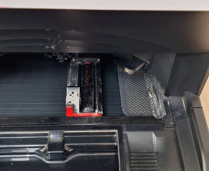 로보락-오염된-워터필터