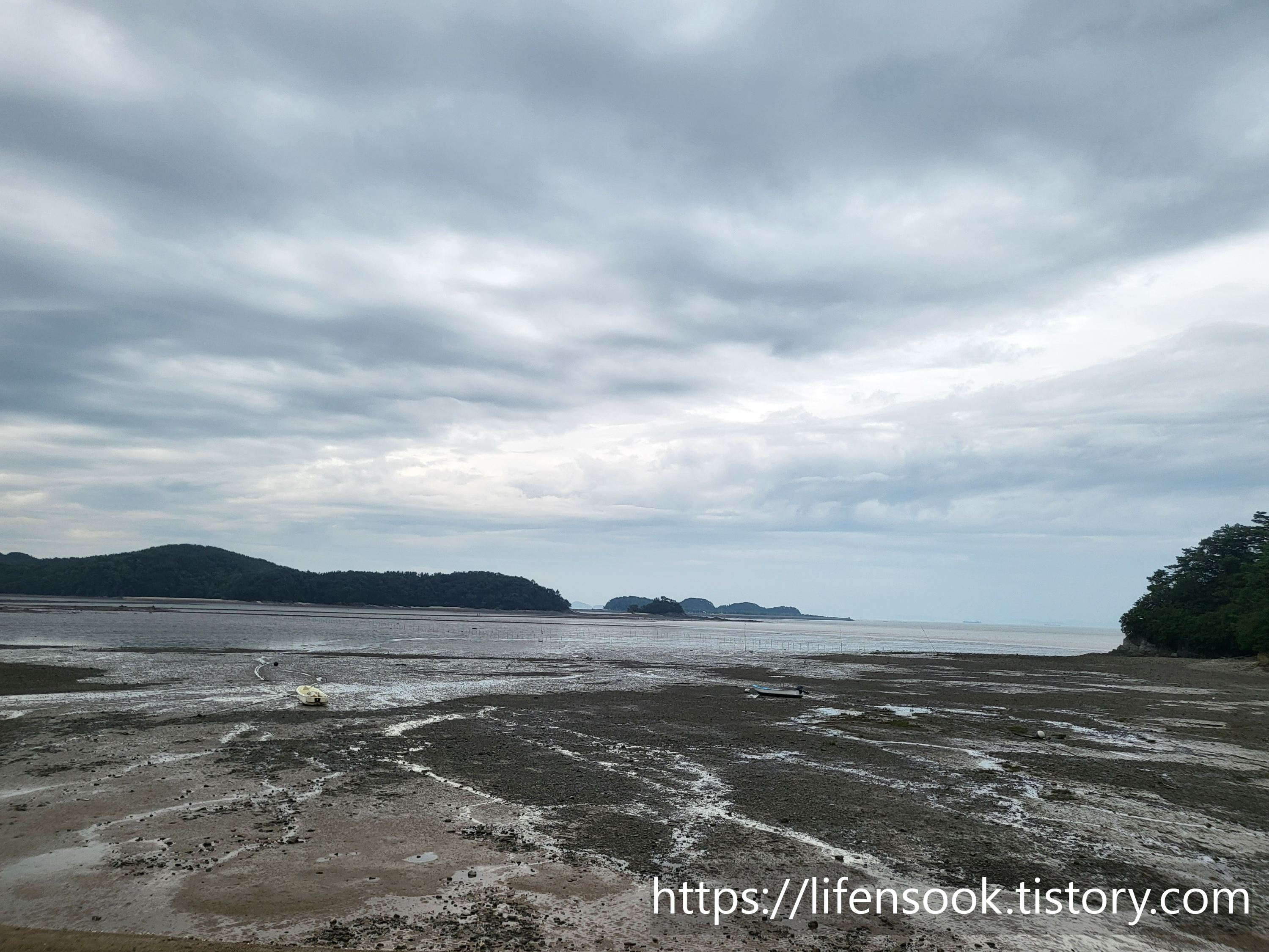 대부해솔길 3코스 정상골방조제 앞 바다