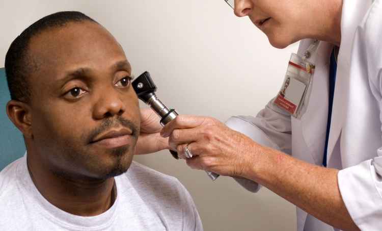 귀에 물찬 느낌 병원