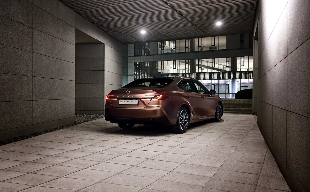 토요타 캠리 하이브리드 이미지 후면