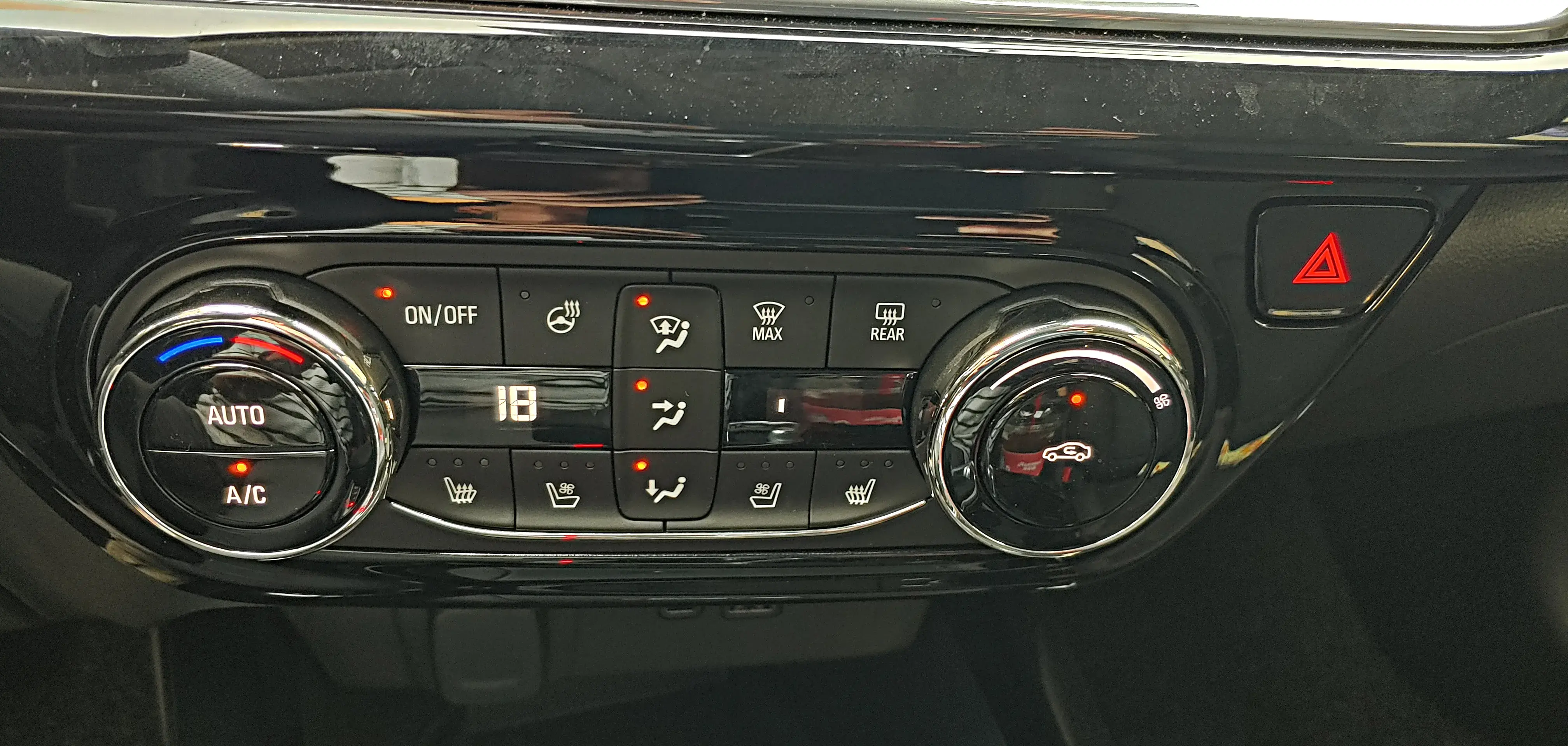 쉐보레 트랙스 크로스오버 내부 및 인테리어