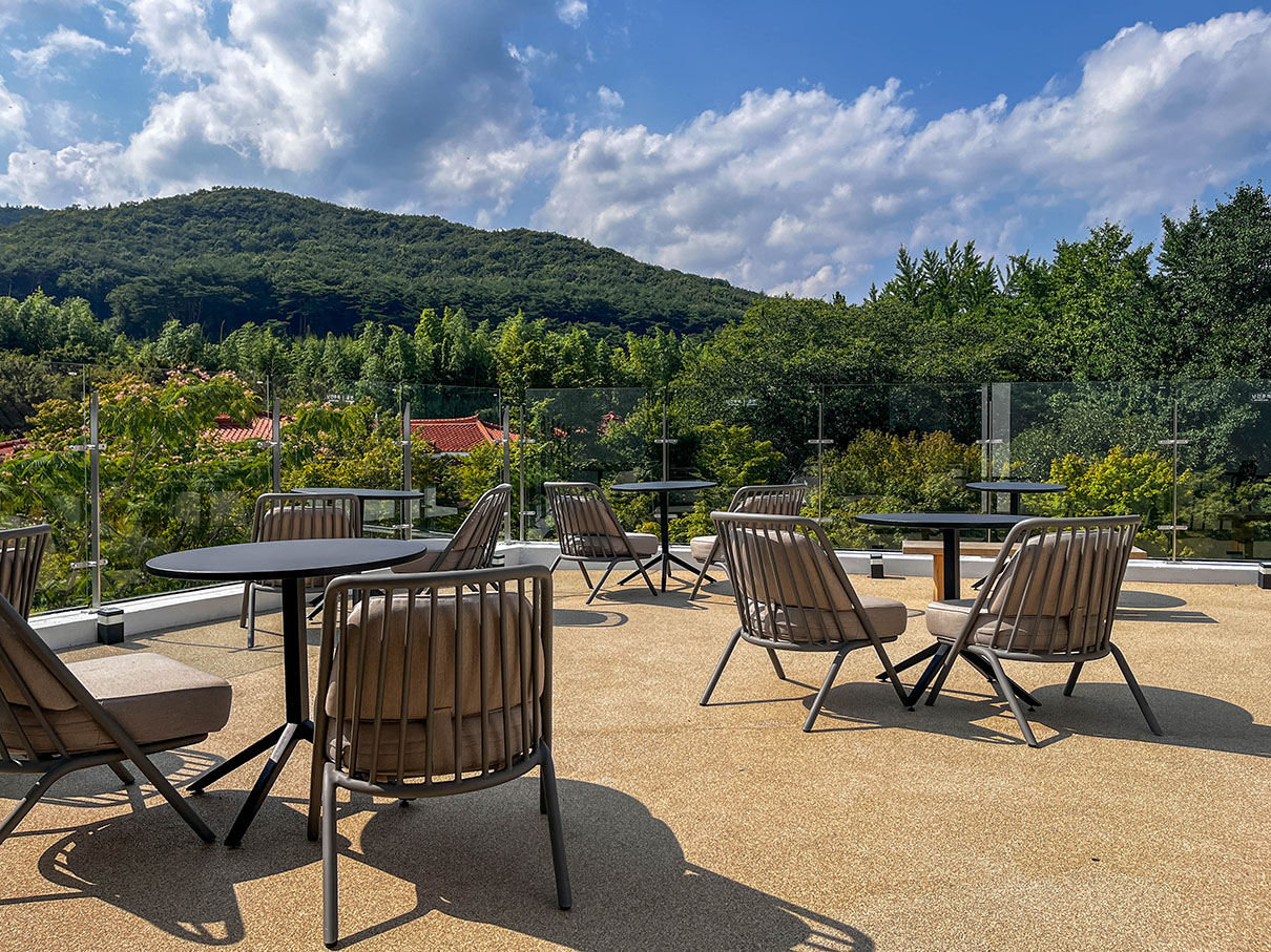 스타벅스 양산통도사점 본관 2층 테라스