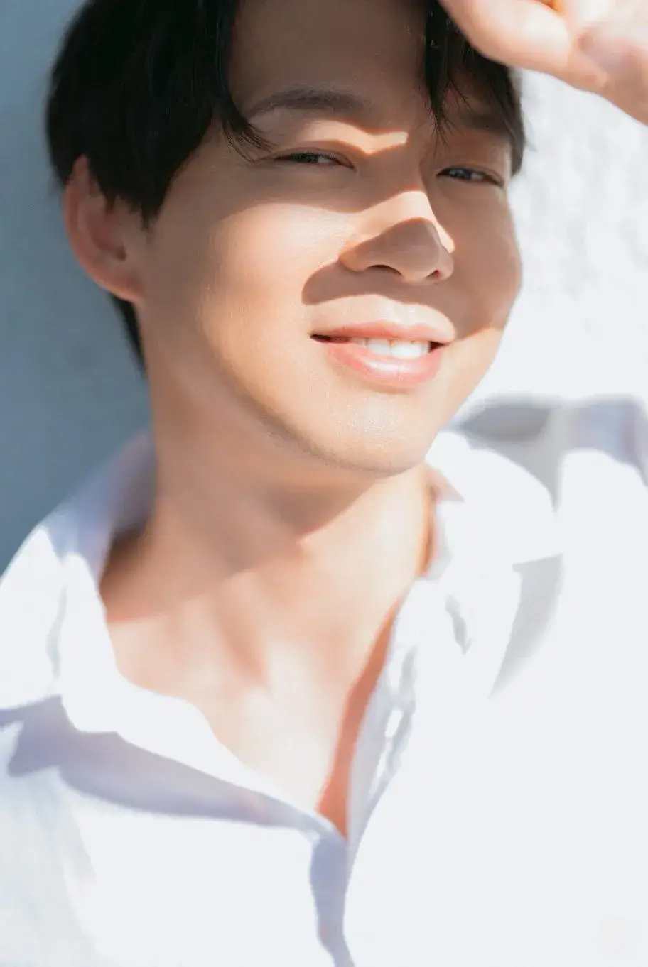 냄새를 보는 소녀의 주인공 박유천의 대표 홍보 포스터로 최무각역을 맡았습니다.