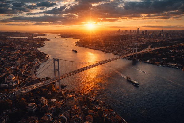 두 대륙을 연결하는 다리