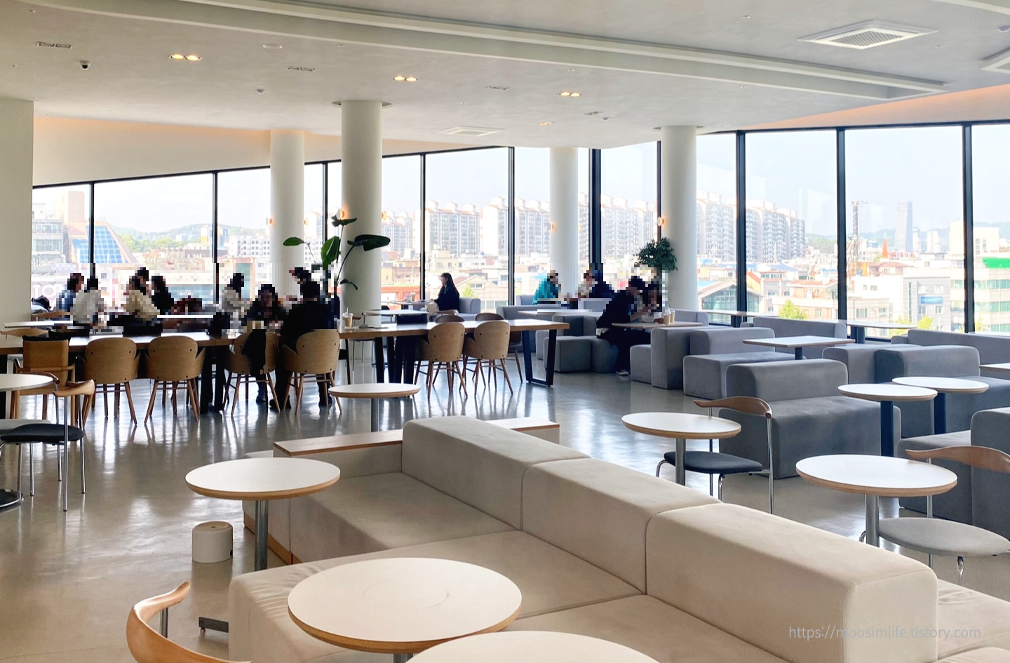 대전 유성-대형 베이커리 카페-에이트