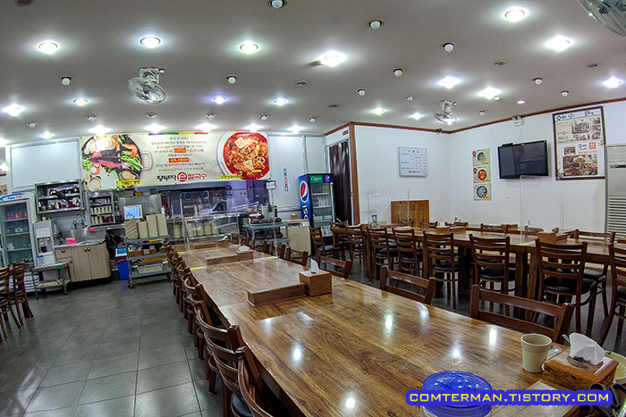 황부자 손칼국수 내부