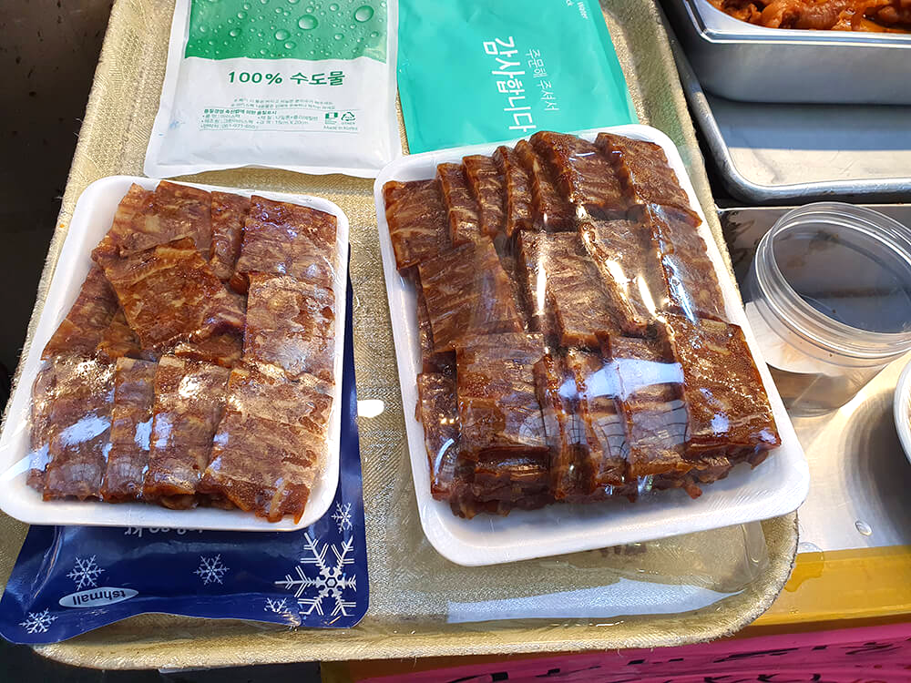 명성왕족발 편육