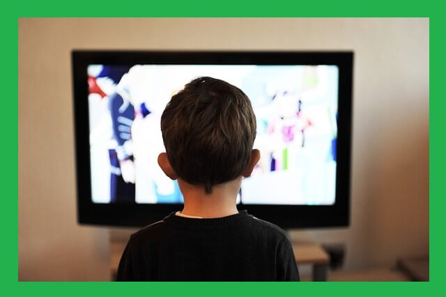 tv-보는-어린이