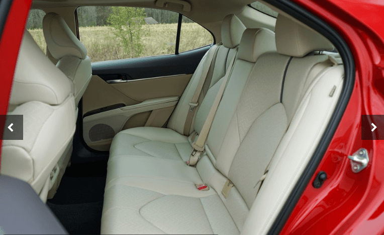 2023-토요타-캠리-하이브리드-2열시트