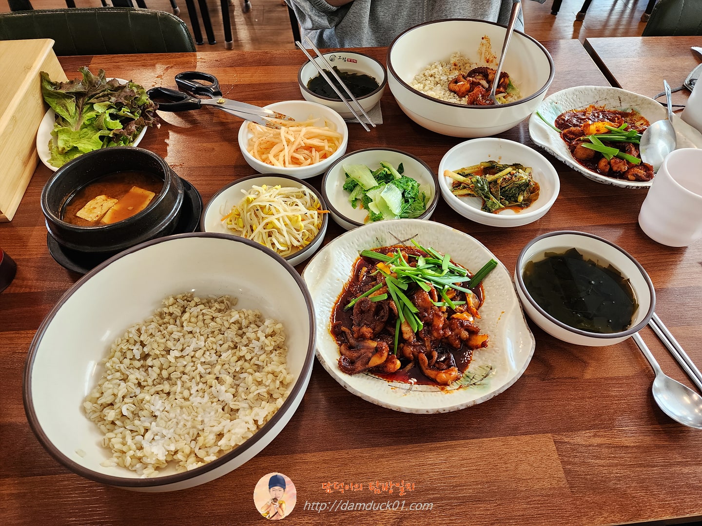 주꾸미볶음 둘&#44; 보리밥 둘