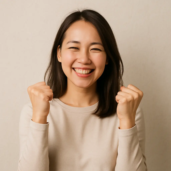 세포 활력 회복 후 활짝 웃는 한국인 여성 이미지