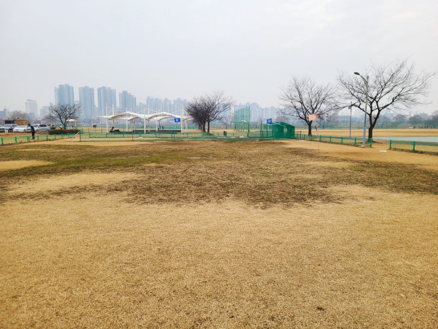 아산 이순신파크골프장. 충청남도 아산시 온천동 849 (곡교천시민체육공원 내)