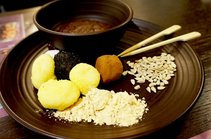 동지가 작은 설이었던 이유와 팥죽의 의미