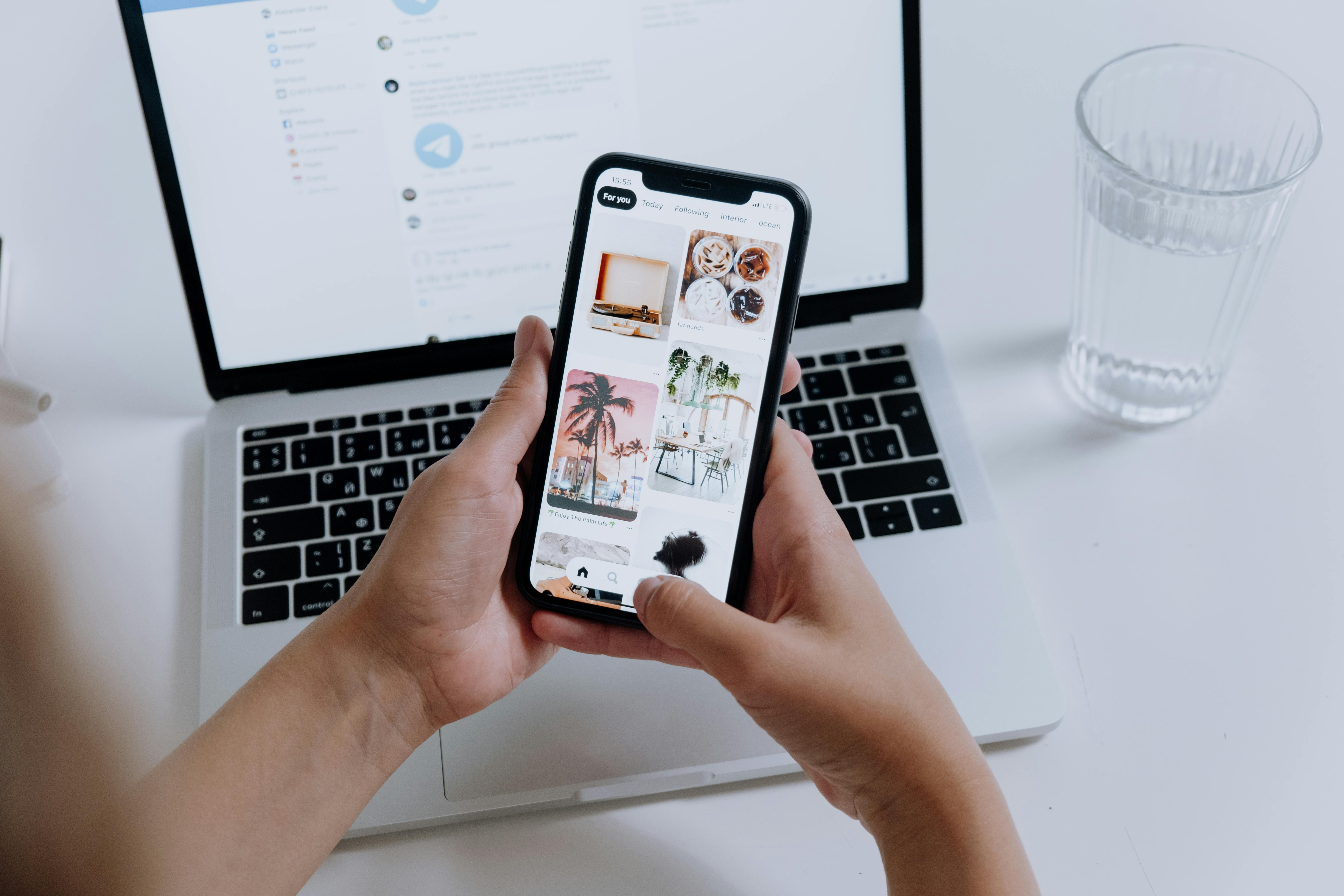 디지털 미니멀리즘 &ndash;" 스마트폰 속 불필요한 시간 비우기"