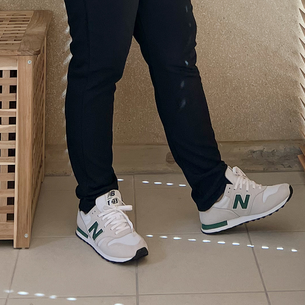여자-뉴발란스-373-운동화-신었을때