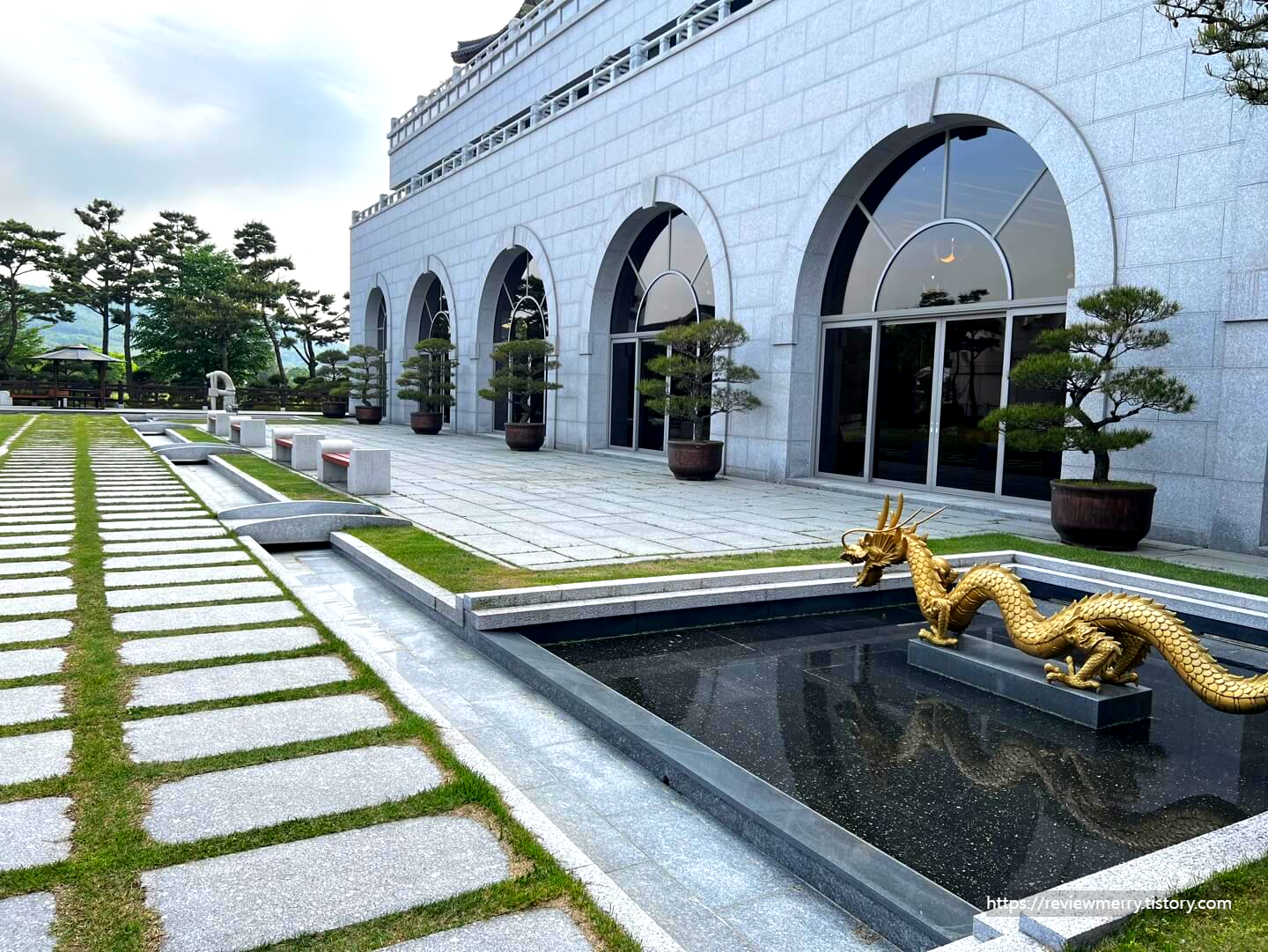 중도 타워 앞 공간