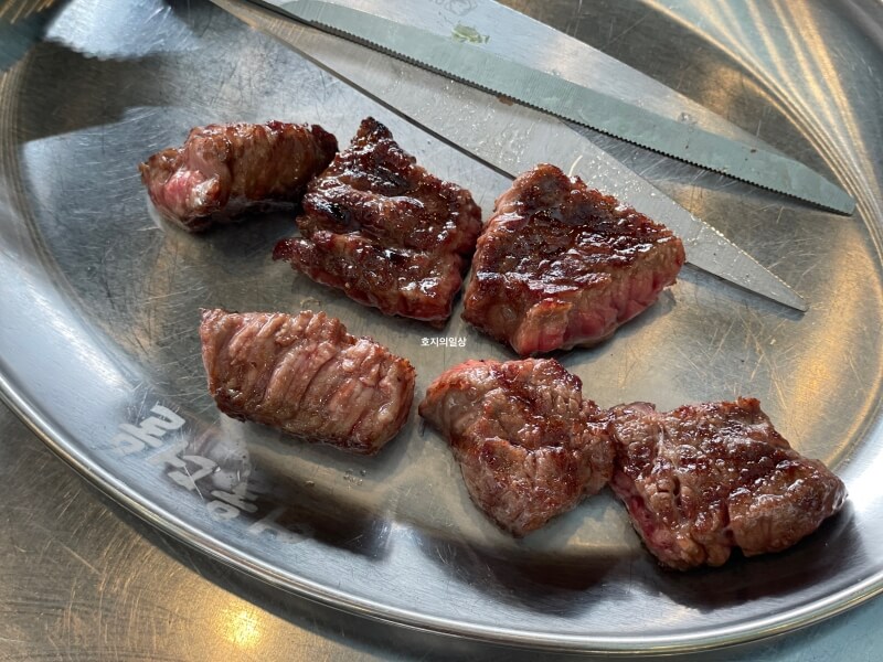 과천 한우 맛집 어울더울 캠핑 정육식당 살치살