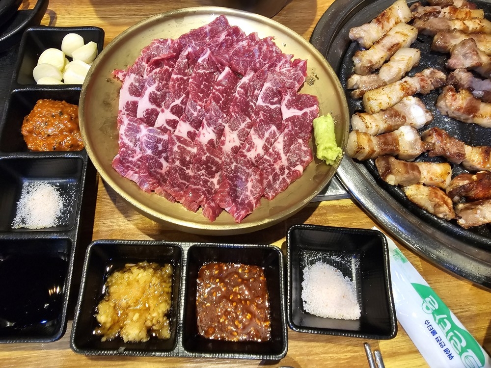 골목고깃집 육사시미