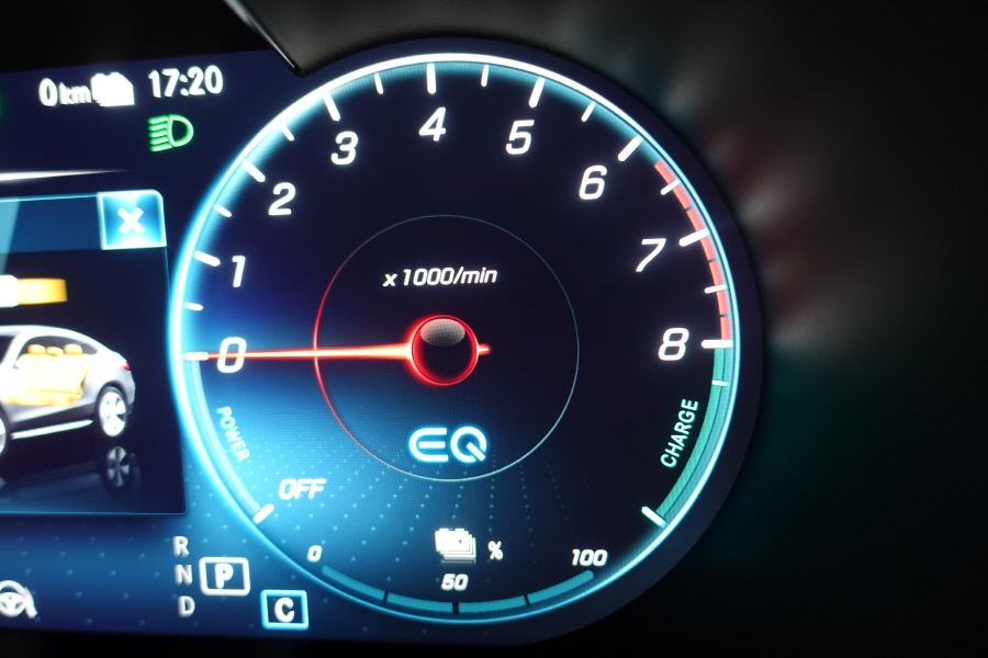 벤츠 GLC 300E 쿠페 실내디자인