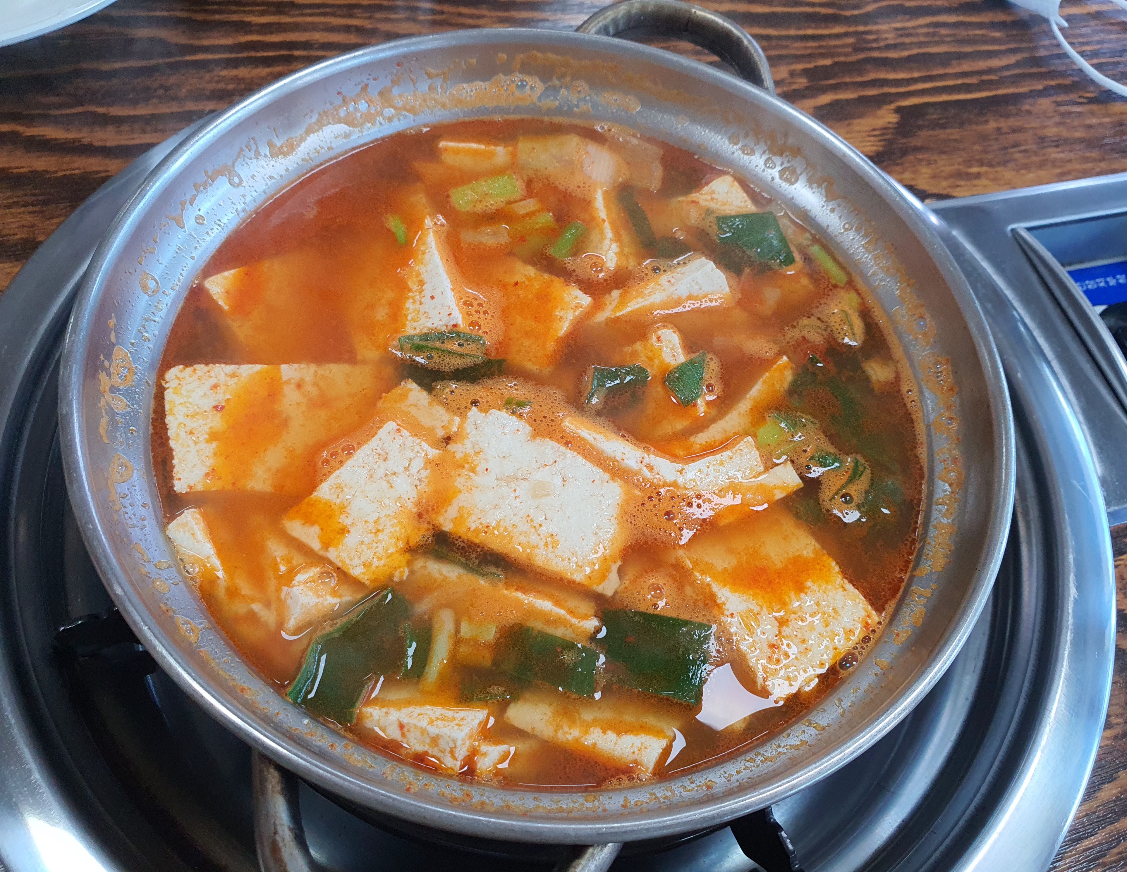  두부버섯전골 두부구이 비지장백반탕 직접 기른 콩으로 만드는 손두부전골 상주 속리산 맛집 추천 생방송투데이 리얼맛집 오늘방송 자족식당