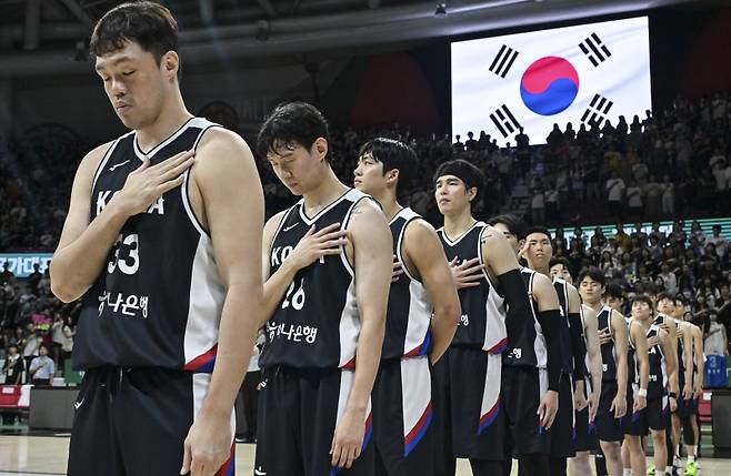 농구 국가대표 국기의 대한 경례 이미지