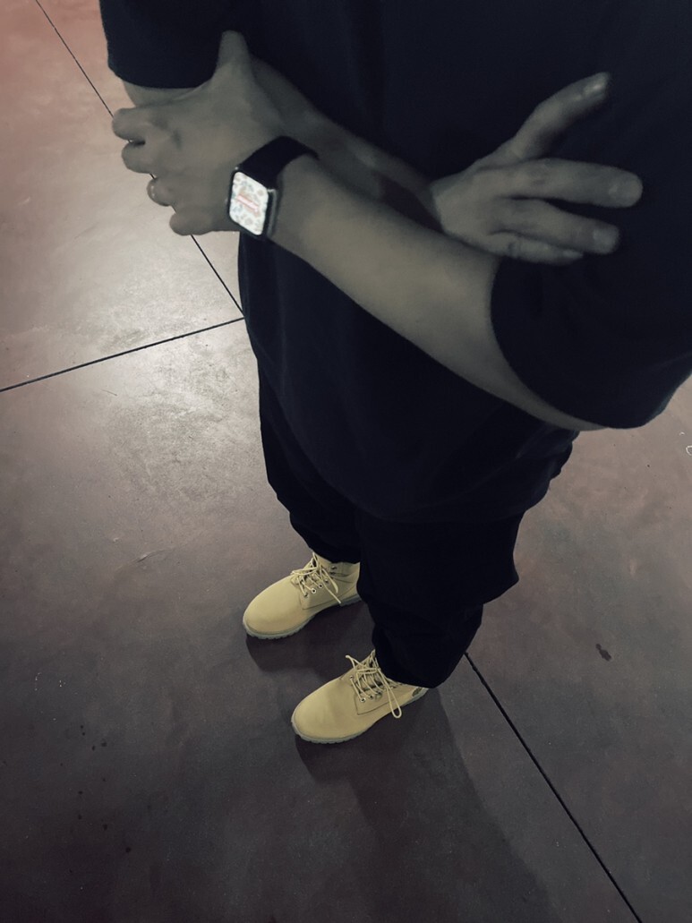 데일리 룩(오뭘입)_어커버 오버사이즈 반팔&#44; 그레이휴 오버사이즈 바지&#44; 팀버랜드 워커 미디엄옐로우&#44; 애플워치4&#44; 꿀조합코디&#44; ootd