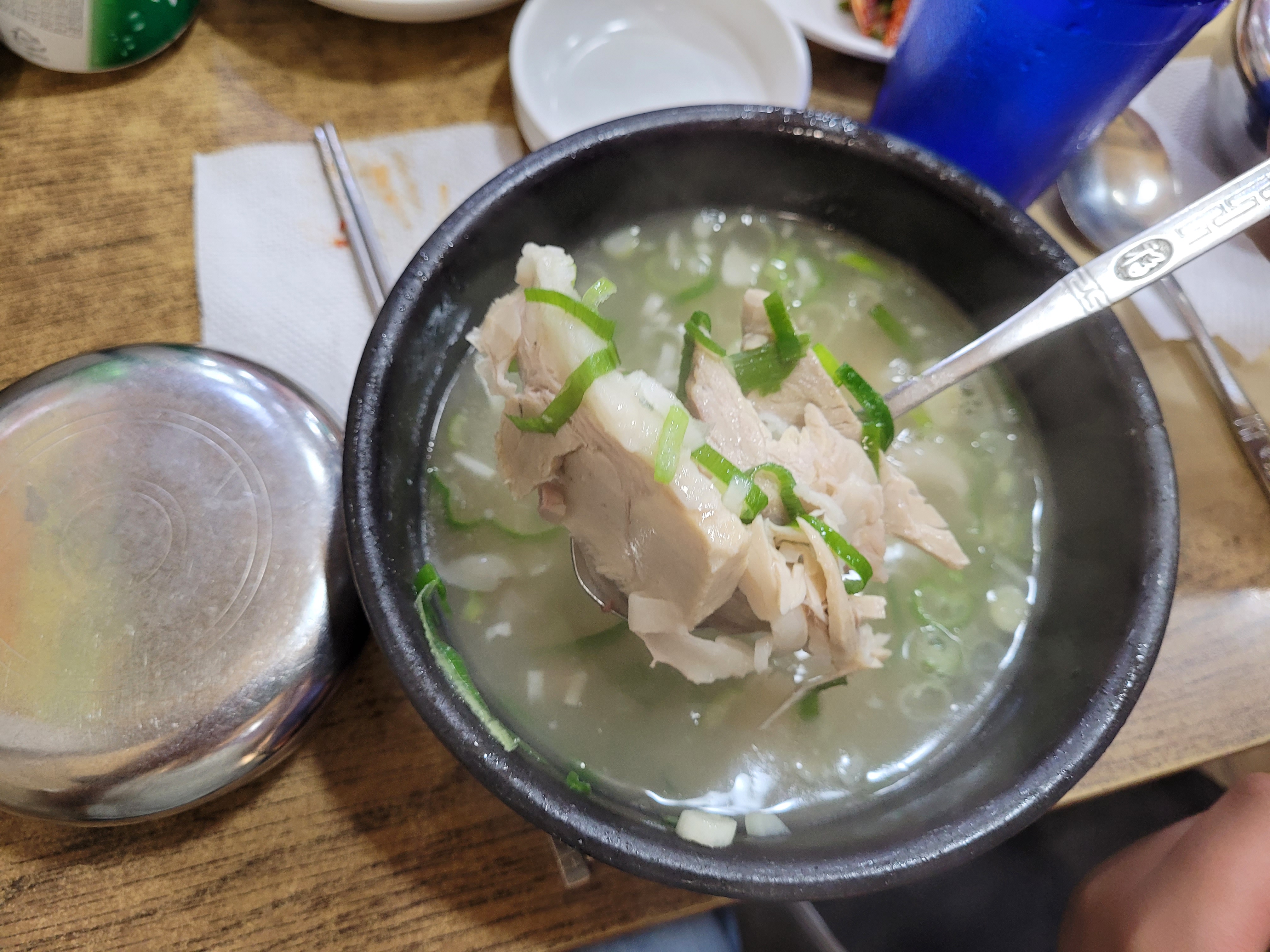 풍부한 수육의 돼지국밥