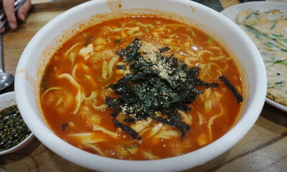 부명칼국수