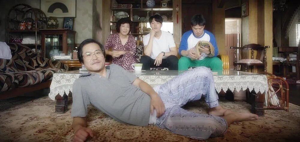 많은 사랑을 받았던 응답하라 1988의 홍보 포스터 4 입니다.