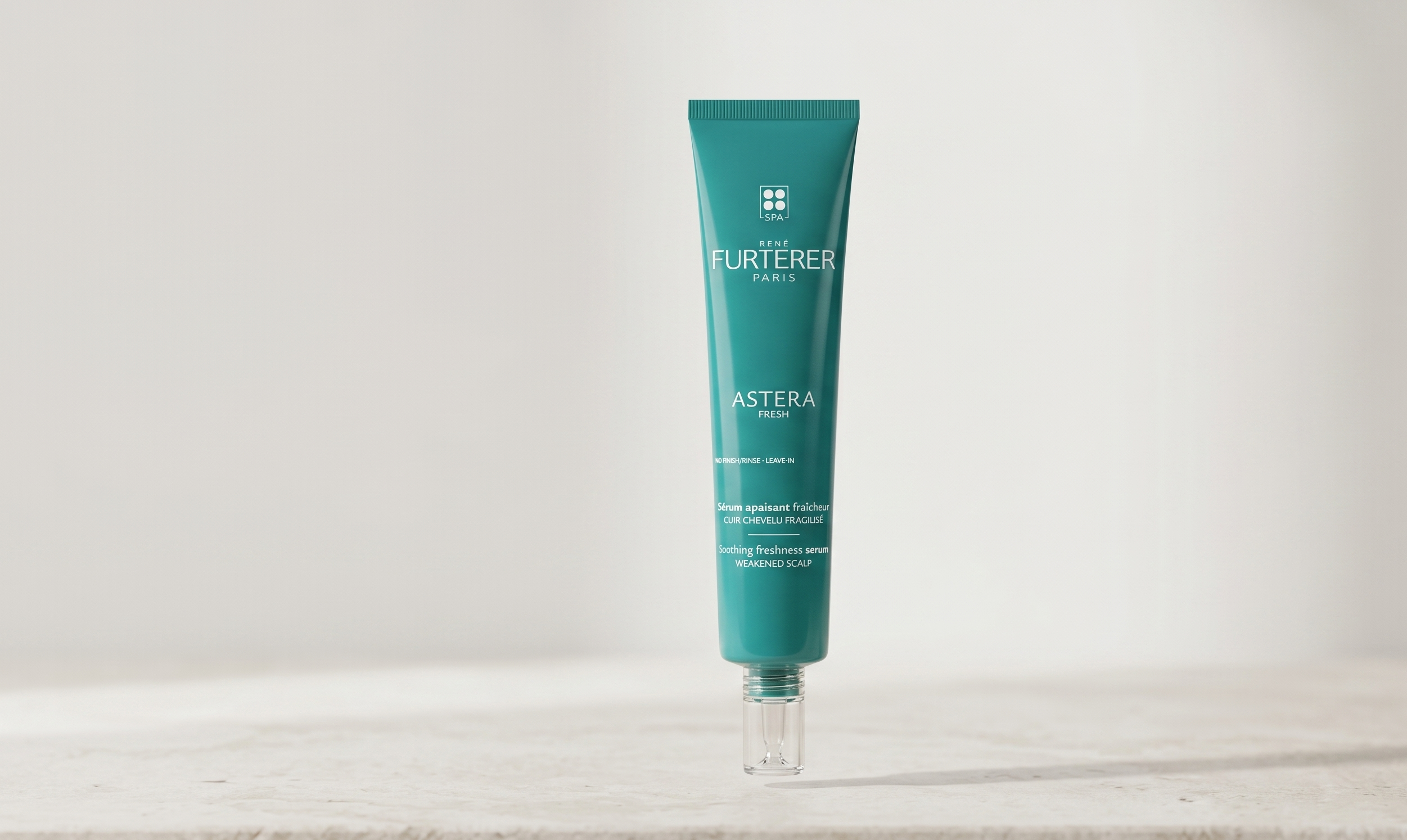 <img src="rene-furterer-astera-fresh-serum-review.jpg" alt="르네휘테르 아스테라 프레시 수딩 세럼 75ml 본품과 고급스러운 패키지 이미지">